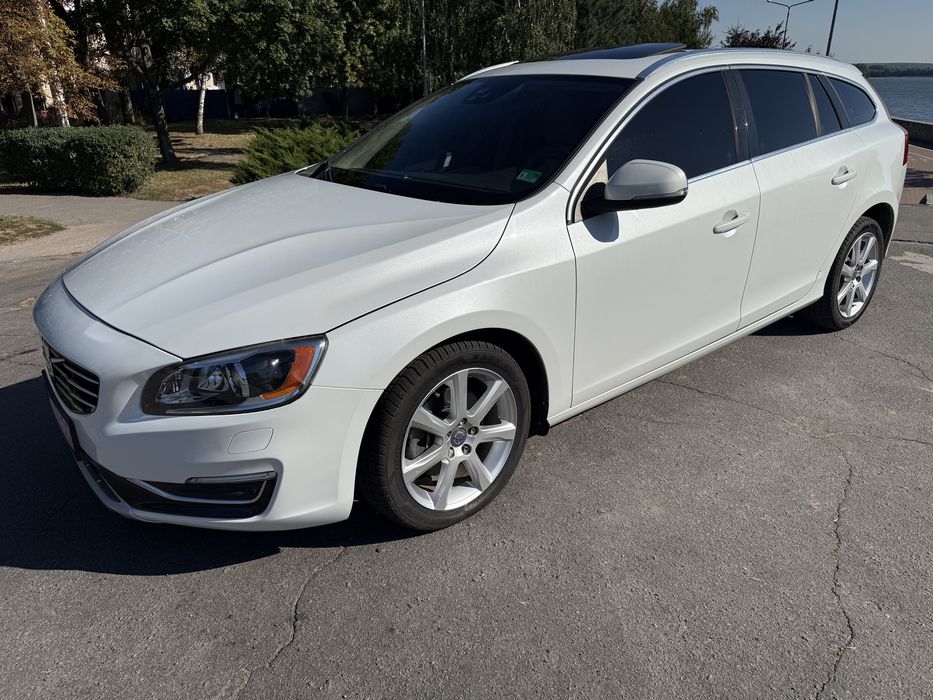 Volvo V60 T5 Platinum 2017
