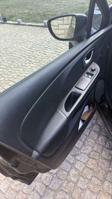 Renault Clio IV 1.5 dCi 90cv (Nacional) – 5 Portas – Excelente Estado — photo 4