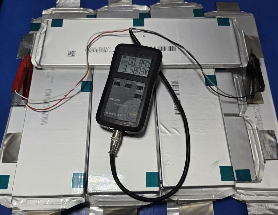 Акумулятори LG Chem E61 61AH хімія NMC 3.7v пакет