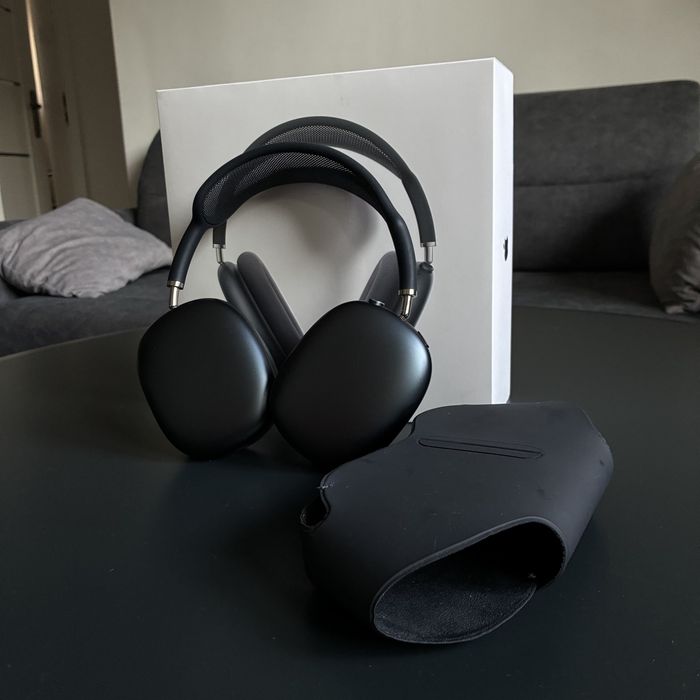 AirPods Max Apple