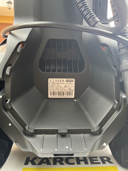Универсальная мойка KARCHER K7 Full Control Plus 1.317-030.0