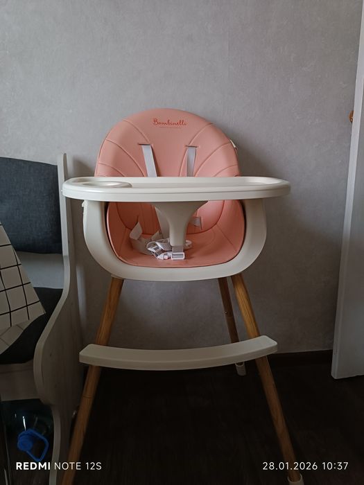 Стілець для годування