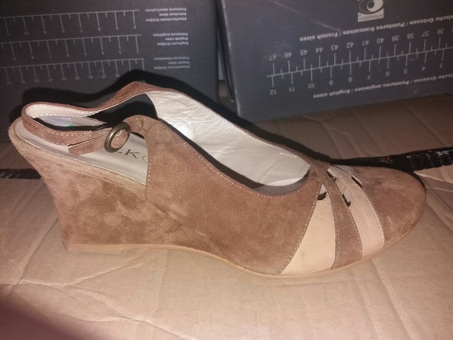 Ryłko rude brązowe koturny platformy zamszowe skóra z palcami 36