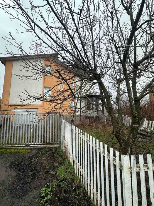 Продаж будинку з ділянкою 8 соток у Хмельницькому
