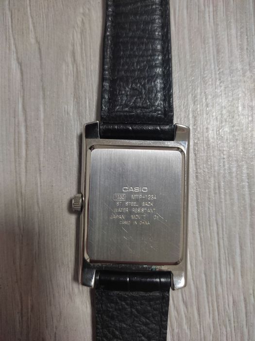 Годинник кварцовий CASIO