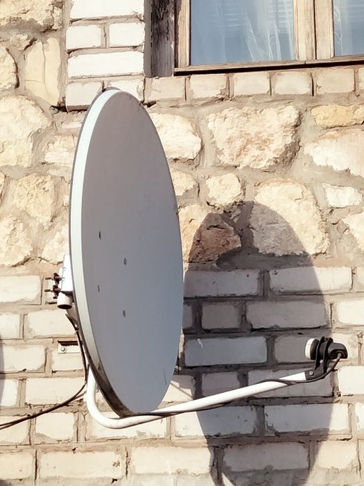 Спутниковая тарелка антенна тюнер
