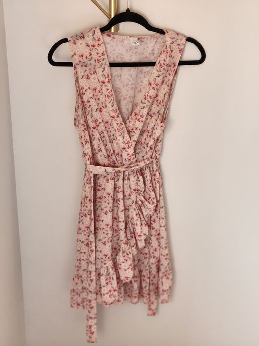 Vestido florido rosa clarinho