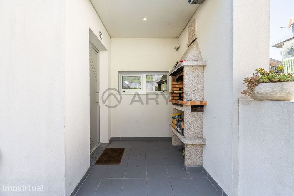 Apartamento T3 com garagem e jardim privativo