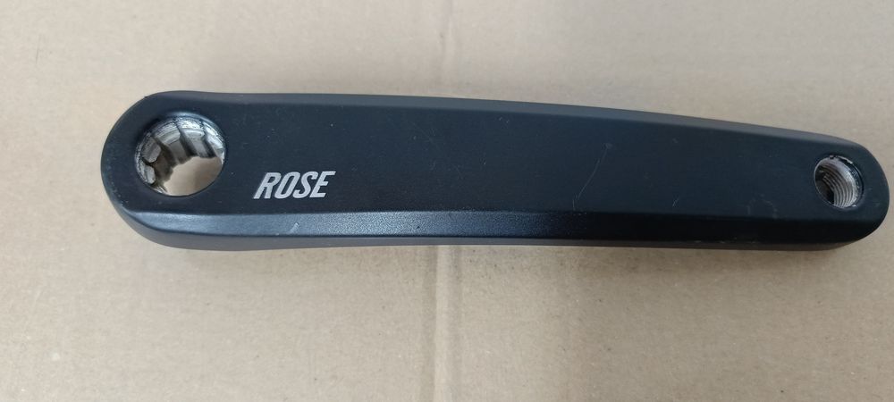 Prawe ramię. Korba Miranda Rose Bosch 2 generacja