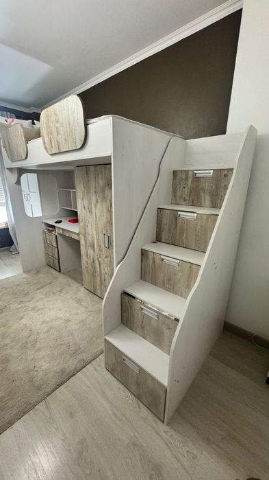 Cama Alta Juvenil Completa com Secretária, Roupeiro e Arrumação