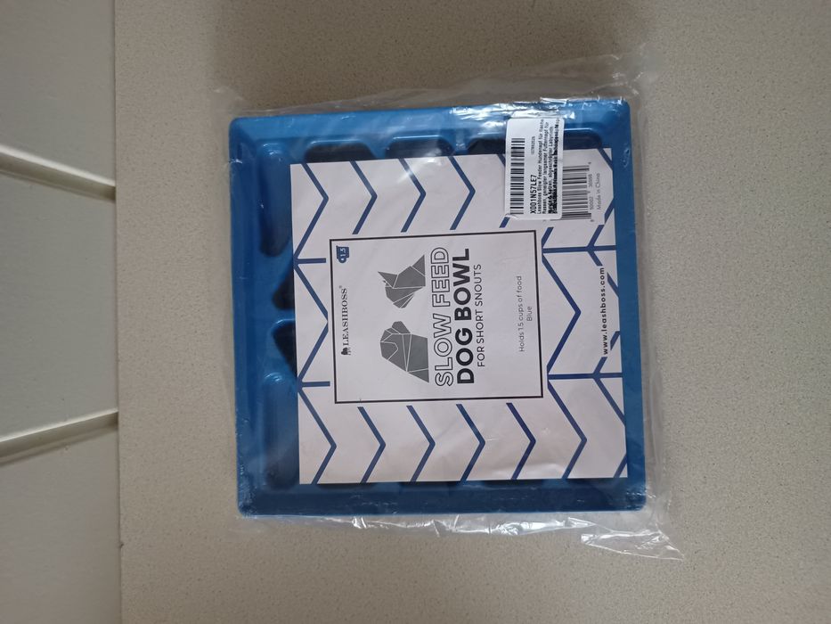Miska spowalniająca jedzenie dla psa niebieska