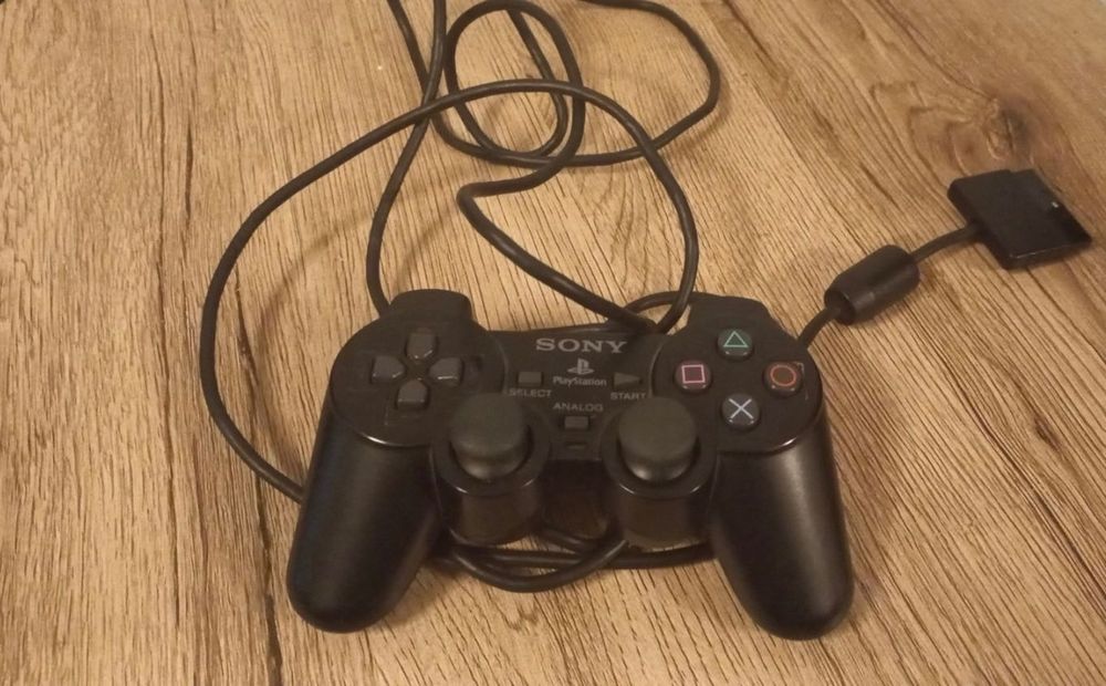 Kontroler Sony DualShock 2 (model SCPH-10010)