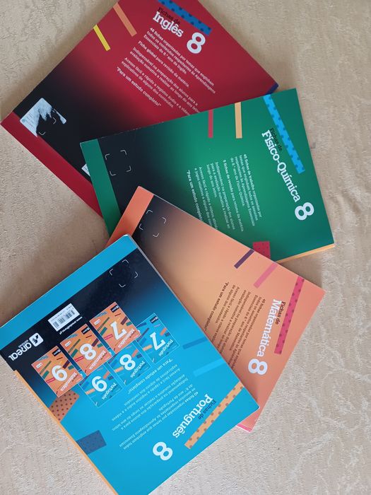 Fichas  8 - 8.º Ano
editor: Areal Editores
Muito bom estad