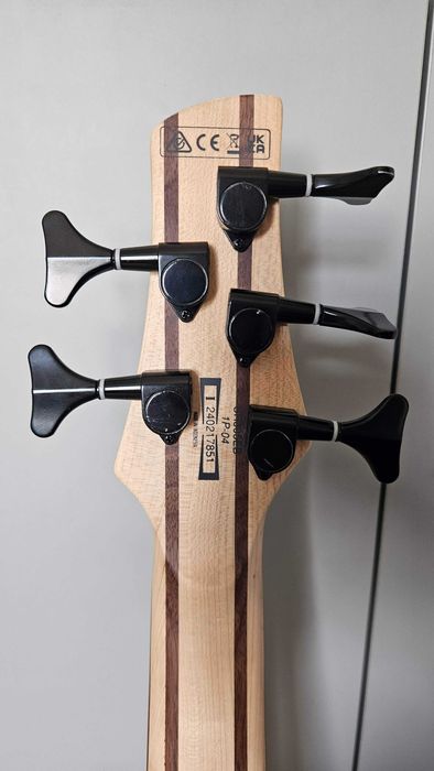 Gitara basowa Ibanez SR-305EB