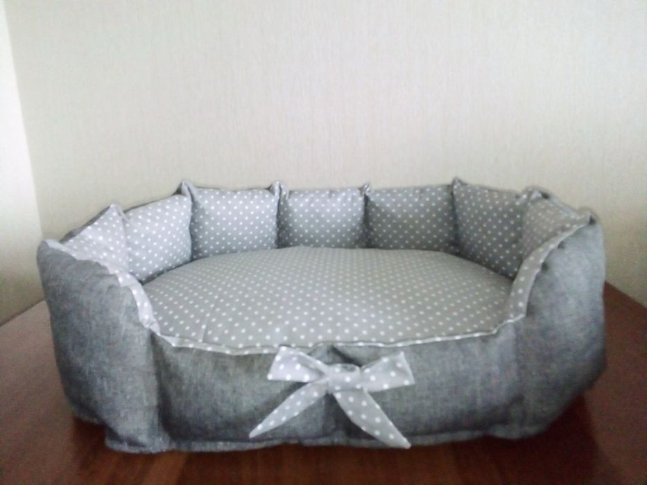 Лежаки для котів і собак