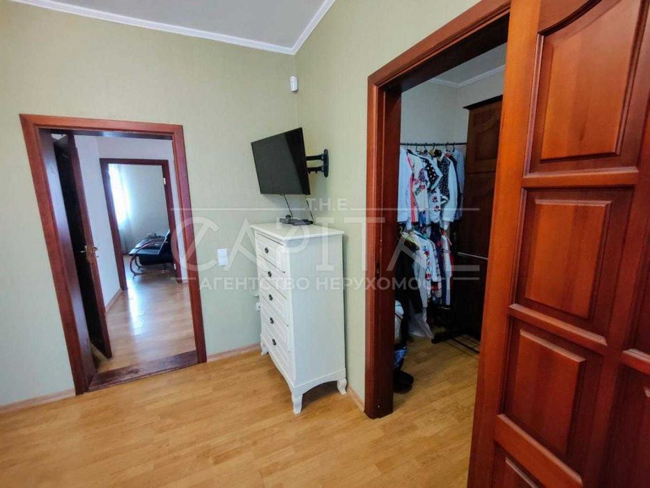 Продажа дома, Гатное, генератор , газ, 15-20 мин пешком м. Теремки