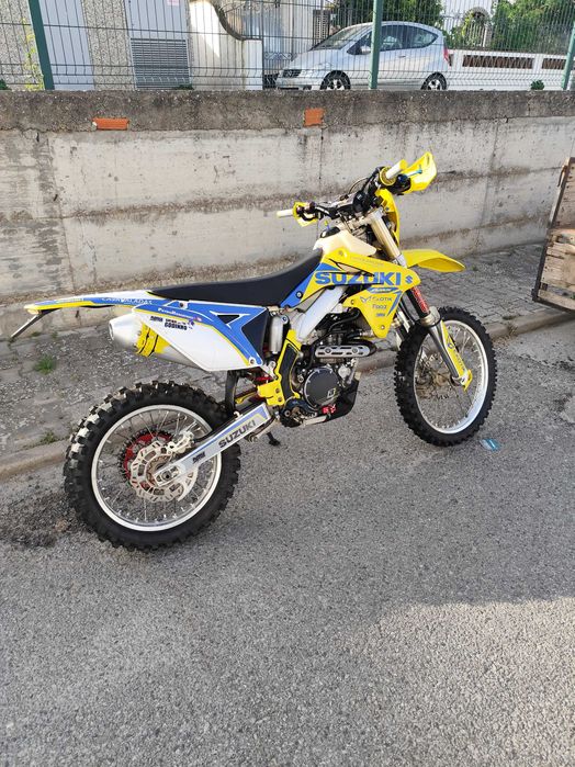 Vendo suzuki Rmx 450. matrículada.