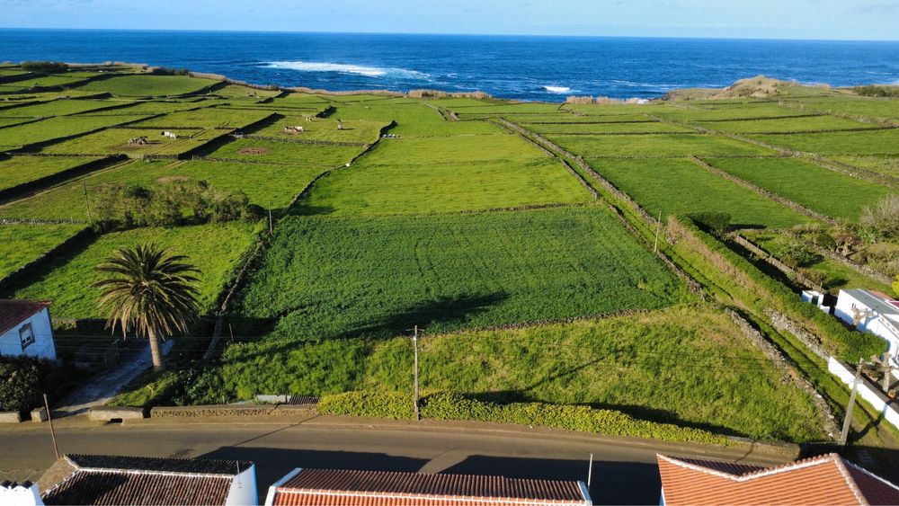 Terreno Urbano 1377m² com Vista Mar – Vila Nova, Ribeira da Areia