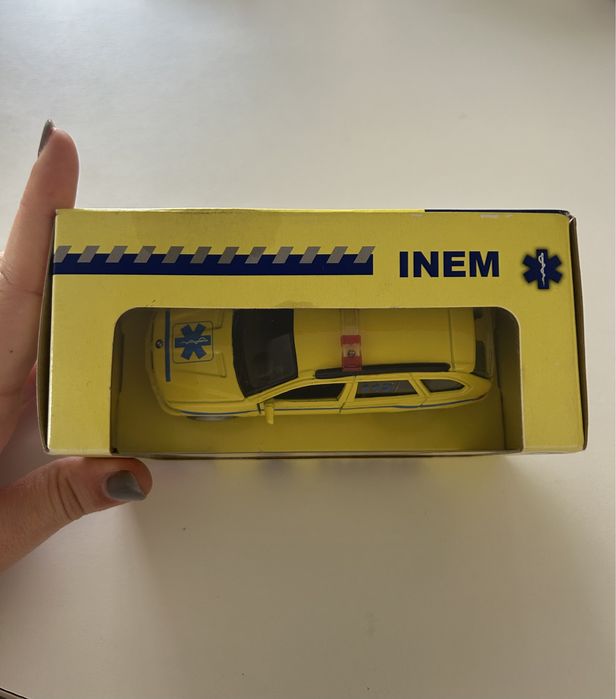 Miniatura Maisto Inem BMW