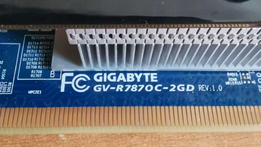 Відеокарта Gigabite HD 7870 2 gb oc