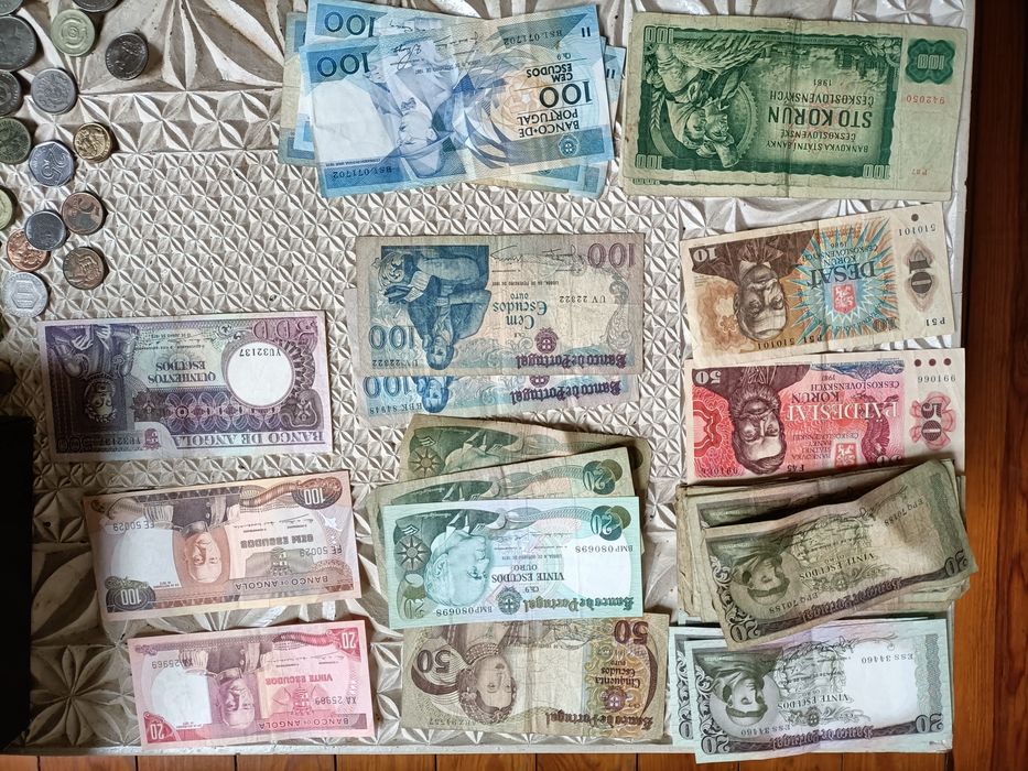 Coleção de Moedas e Notas (escudos & internacional)