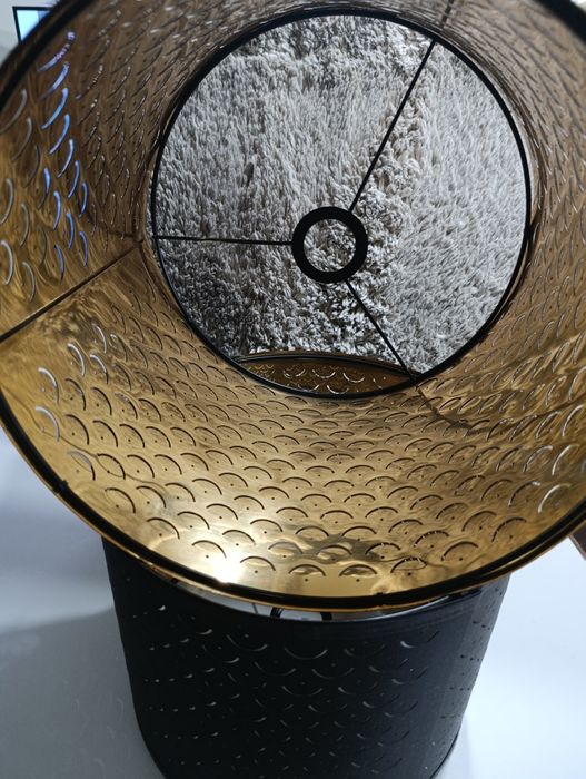 2  Abajur Nymo, preto e dourado   44 cms