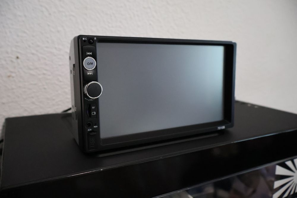 Rádio 2 DIN com Ecrã Tátil