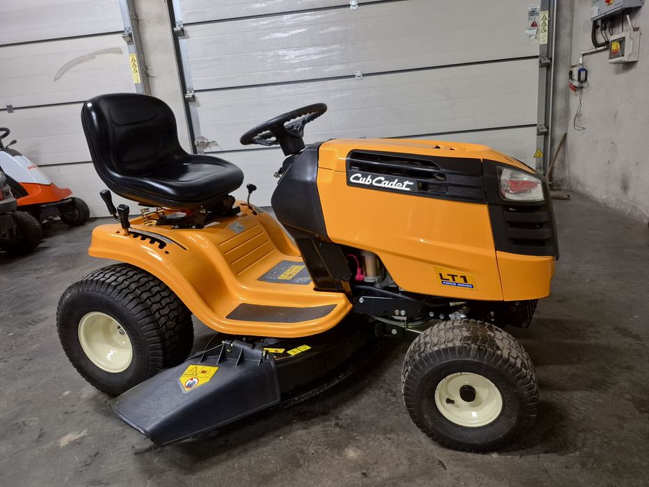 Kosiarka traktorek cub cadet LT 1
