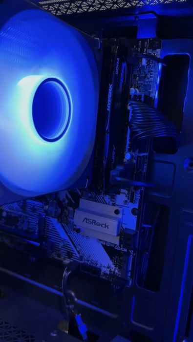 Komputer stacjonarny AMD Ryzen 9 7950X | 64 GB DDR5 | 4 TB NVMe | B650M