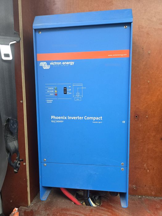 Inwerter przetwornica Victron Energy Phoenix Compact 12/200 Akumulator