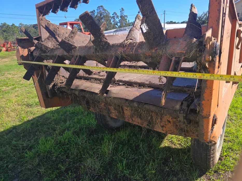 Reboque agricola espalhador de estrume - usado