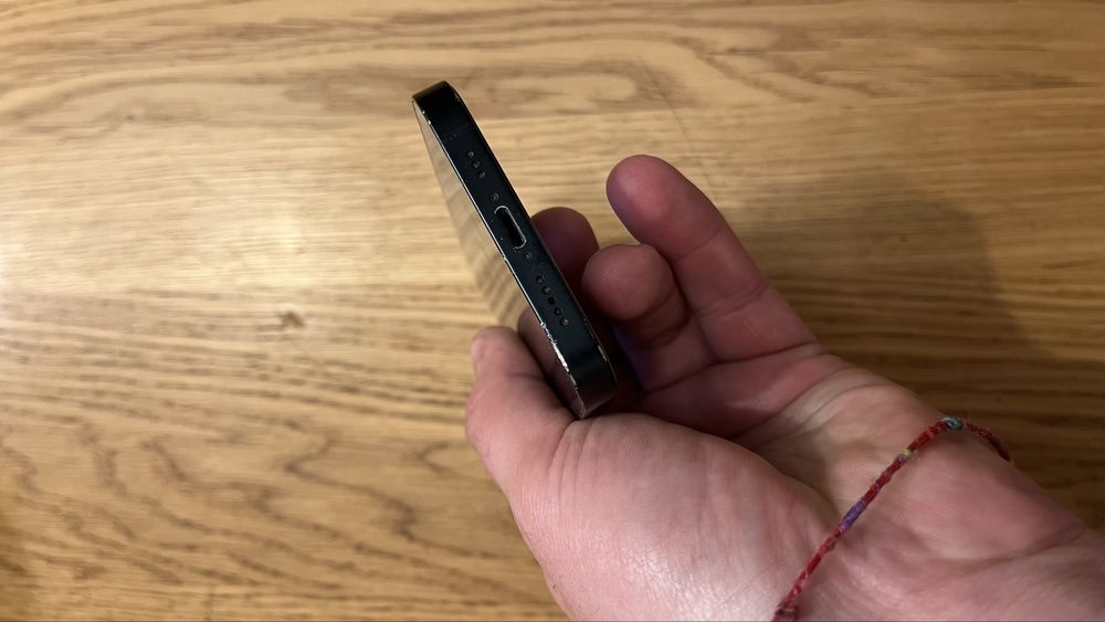 Продам Iphone 13 128gb офіційний!