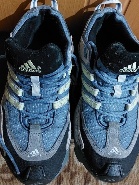 Кросівки adidas, convers.