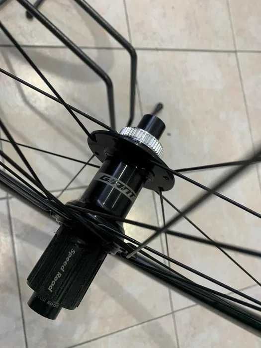 Rodas Carbono Giant SLR2 Disco 36mm – Como Novas