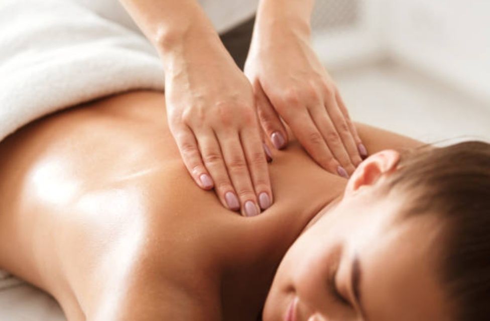 Tecnicas nas mãos,  presença no Cuidado. Massoterapia  pro corpo ele e mente  tranquila