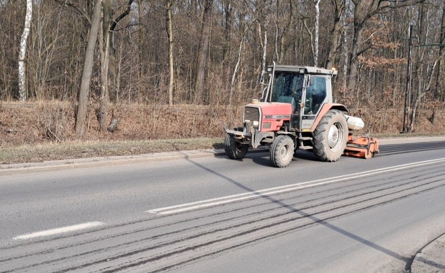 Uslugi zamiatarka beczkowozem wynajem ciagnika rolniczego