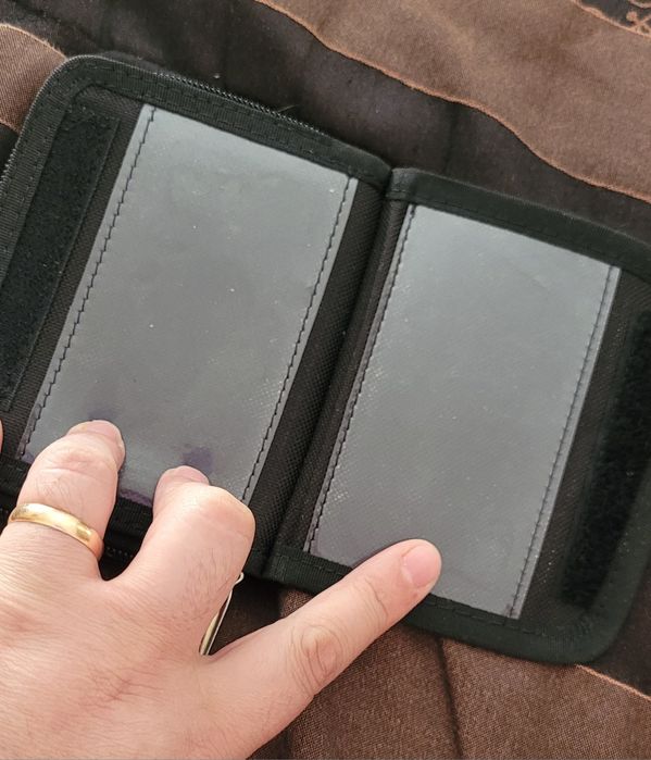 Carteira marca Guhts