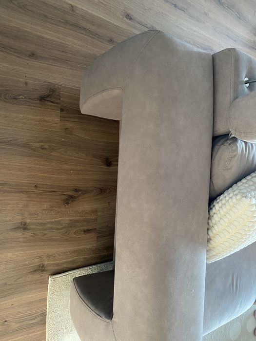 Sofa 3 lugares com revestimento Rustika Aqua clean