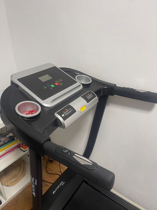 Passadeira de corrida dobrável Mobiclinic  semi nova, Altifalante Bluetooth 12km/h Ecrã LCD App 139x61x113 cm Silenciosa ETNA
