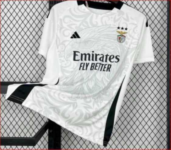 Conjunto (calções e camisolas) e camisolas de criança clubes