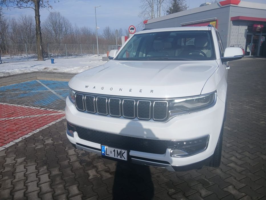 Samochód Jeep Wagoneer