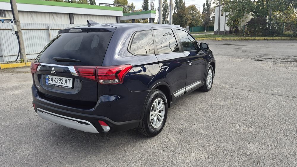 Продам офіційний  Mitsubishi Qutlander