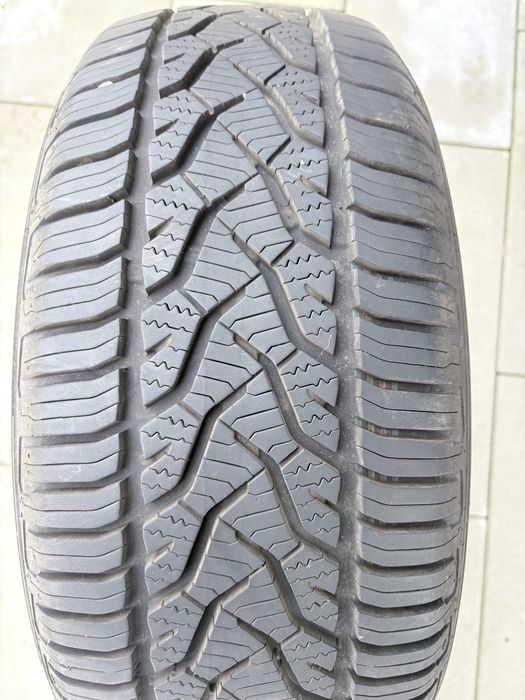 OPONA Wielosezonowa całoroczna 215/55R16 Barum Quartaris 5
