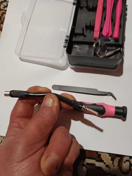 Викрутка для ремонту електроніки