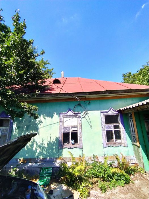 Продам власний будинок.Пів години від метро Лісова .