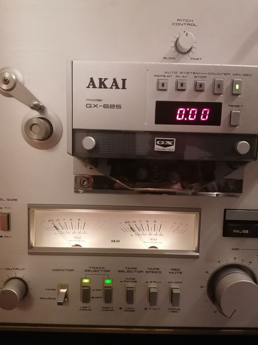 Gravador reprodutor Akai GX-625 reel to reel