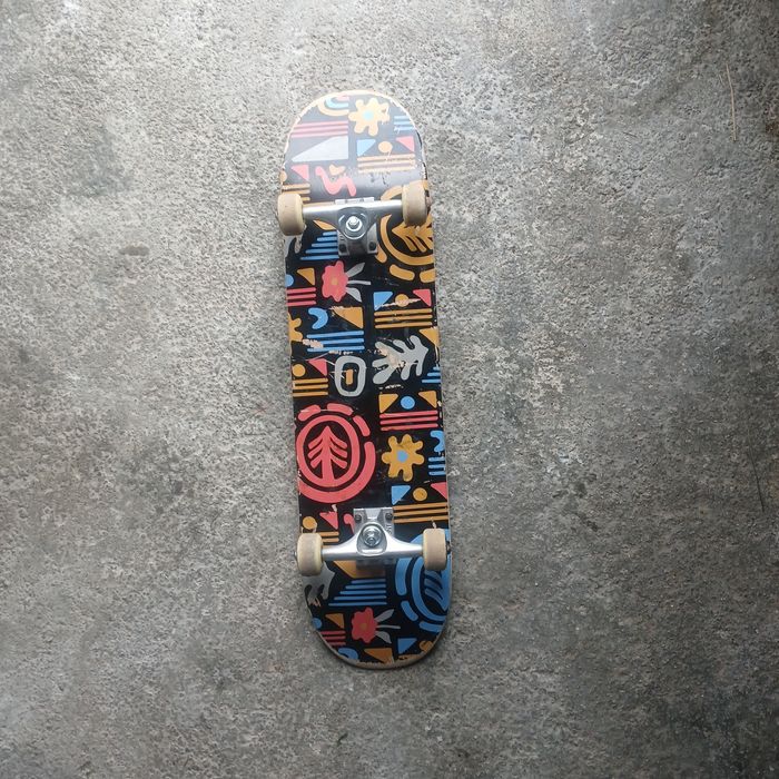 Skate-Element Bom estado