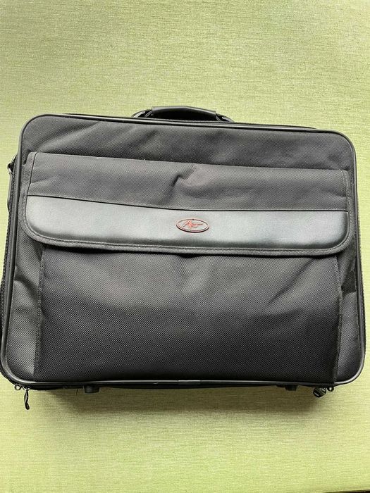 Multimedialny laptop HP Pavilion dv9700 z dużym 17” ekranem