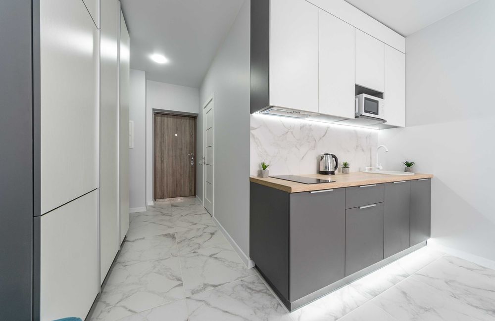 Стильна студія подобово, з Генератором, між двома станціями метро.