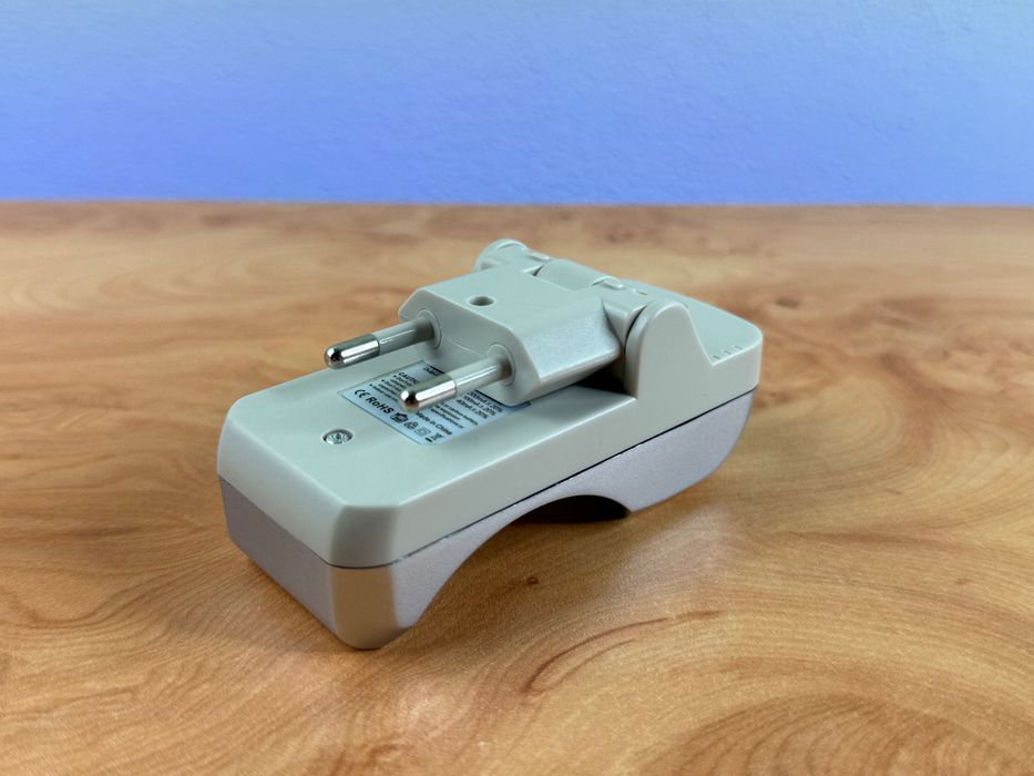 Carregador Pilhas 9V **novo**